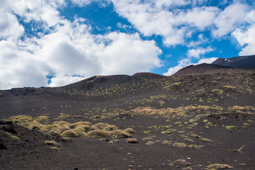 stupendo paesaggio lunare dal monte etna in sicilia © garpinina
