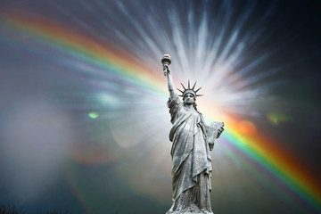 liberté symbole statue statue de la liberté torche amérique usa états-unis us libre pays arc en ciel © shocky