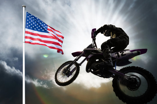motocross moto saut sport mécanique extrême cyclindrée couche soleil usa us états-uni puissance sport sportif  résultat compétition