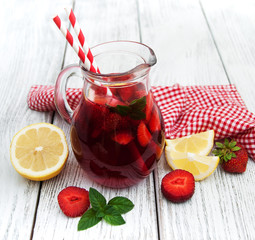 Lemonade with strawberries