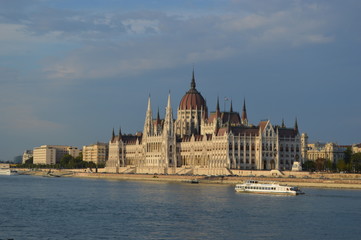 Obraz premium Hungarian Parliament in Budapest