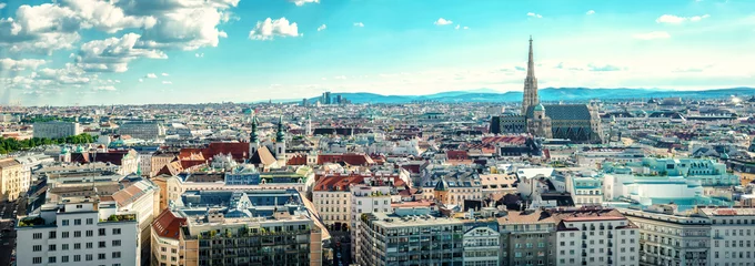 Poster Im Rahmen Panoramablick auf die Stadt Wien. Österreich © Alex Tihonov