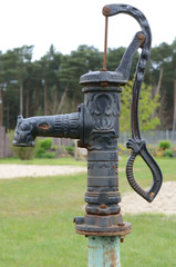 Fototapeta premium Handwasserpumpe