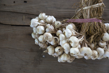 Raw garlic on wood table for cooking