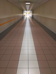 Luce in fondo al corridoio