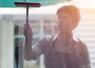 wipe the glass and cleaning windows