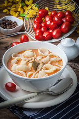 Fresh tomato soup with conchigliette.