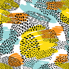 Obraz premium Fashionable seamless animal pattern background. Colorful exotic animal print. Vector pattern.