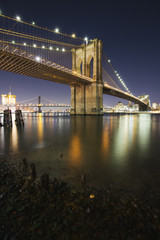 Fototapeta premium Brooklyn bridge at night, in New York.