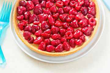 Raspberry tart with custard filling 