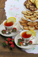 Tè al limone e fragole