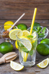 Fototapeta premium A wooden table drinks Lemon Mint