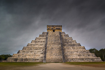Chichen Itza El Castillo Mayan Pyramide in Yucatan Mexico