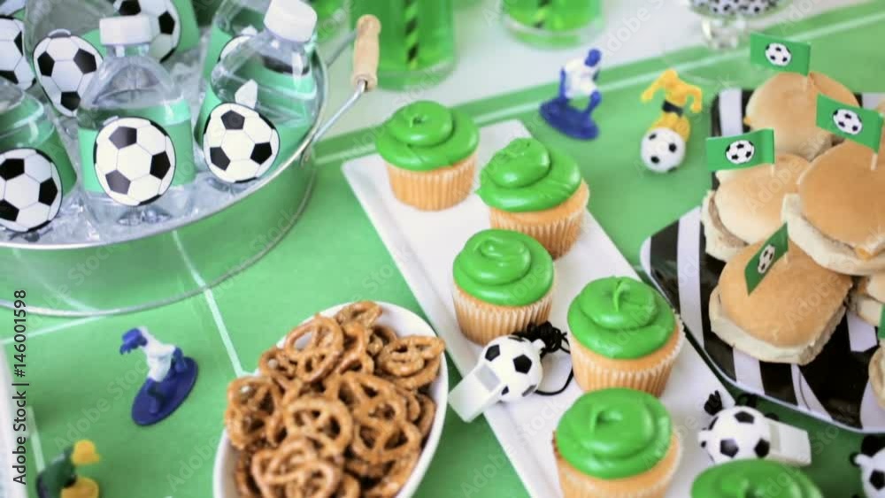 Sticker Kids football party set with snacks and drinks
