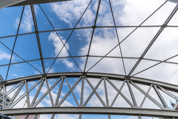 Fototapeta premium Stahlelemente einer Brücke