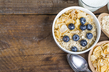 Breakfast: oatmeal with blueberries
