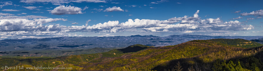 Fototapeta na wymiar panorama of mountain range from high viewpoint