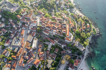 Fototapeta premium Top view of a beautiful city near the sea