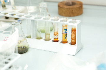 Tubi di vetro per test di laboratorio microbiologico