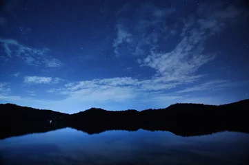 Fleecedeken met foto Prachtige nachtelijke hemel met veel sterren in de natuur © nimon_t