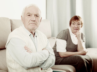 Obraz premium Elderly couple quarrel