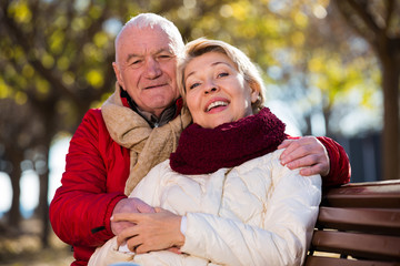 Fototapeta premium Mature couple sitting in park