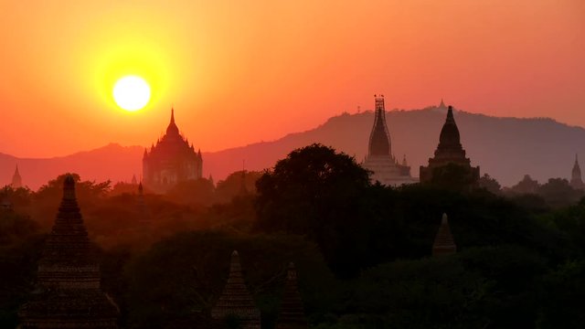 Timelapse of sunset over bagan temple pagoda