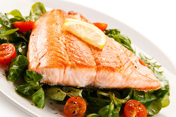 Roast salmon with vegetables