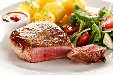 Roast steak with potatoes