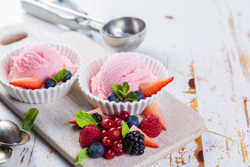 Berry ice cream with fresh fruits