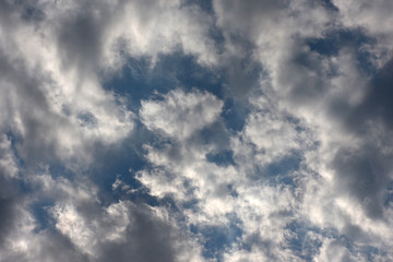 青空と雲「空想・雲のモンスター」