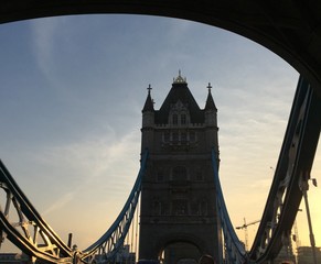 Fototapeta na wymiar Tower Bridge al tramonto, Londra, Uk