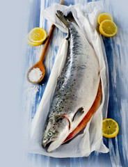 Salmon with lemon and spices