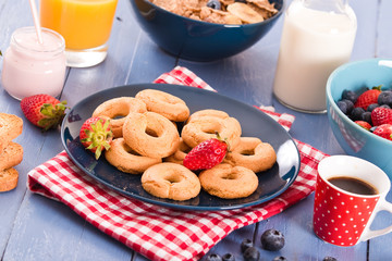 Breakfast with wholegrain cereals. 