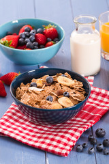 Breakfast with wholegrain cereals. 
