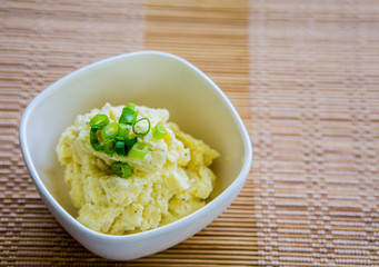mashed potatoes in bowl