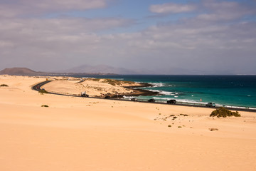 Fototapeta na wymiar Strand und Atlantik auf Fuerteventura