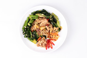 Fried big noodle with chicken and vegetables.