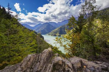 Obraz premium Beautiful summer view on mountain lake