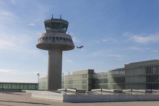 Control tower in Barcelona Airport, Catalonia, Spain.  The Prat-Barcelona International Airport is the busiest airport in Spain
