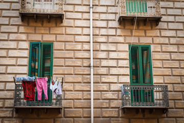Fototapeta na wymiar Windows in Naples