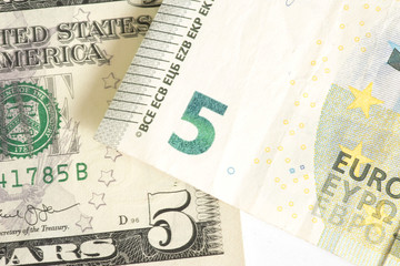 Geldscheine Euro und Dollar