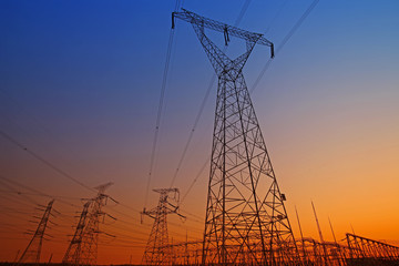 Fototapeta premium Wire electrical energy at sunset