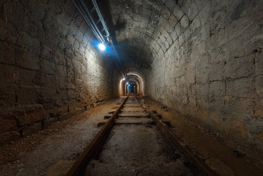 Underground mine passage angle shot