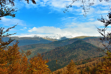 Fototapeta na wymiar View of mountain in late Autumn