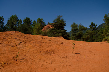 The red ocher roussillon land