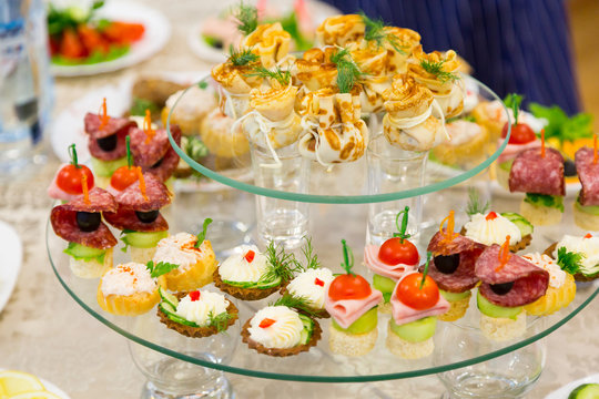 Snacks and delicacies at the Banquet or the reception. A gala reception. Catering.