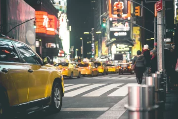 Foto op Plexiglas New York taxi Times Square bij nacht - New York
