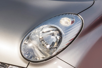 ヘッドライト　Headlight of the replaced shape