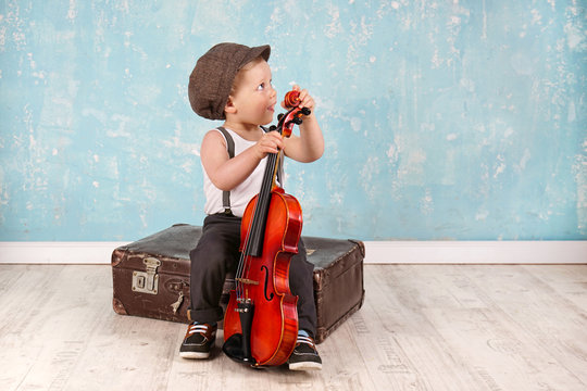 nostalgische Geige, Junge mit Instrument